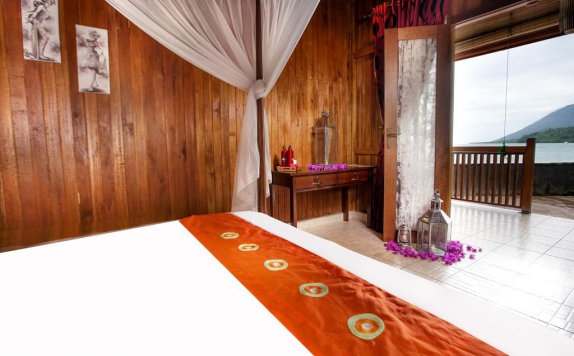 Tampilan Bedroom Hotel di Bastianos Bunaken Dive Resort