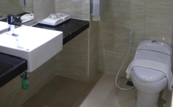 Bathroom di Batam City Hotel