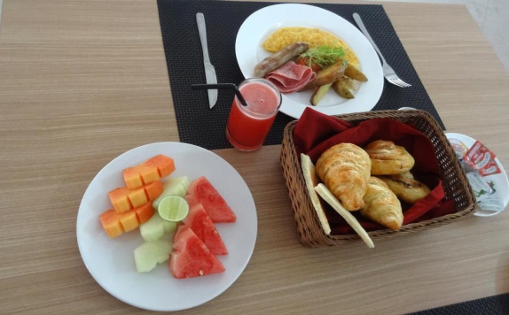 Foods and Beverages Hotel di Benoa Sea Suite and Villas