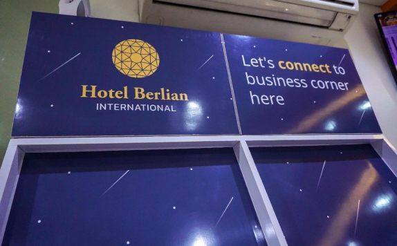 Eksterior di Berlian International Hotel