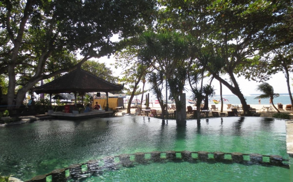 Swimming Pool di Besakih Beach Resort