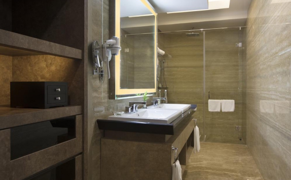 Bathroom di Best Western Premier Panbil