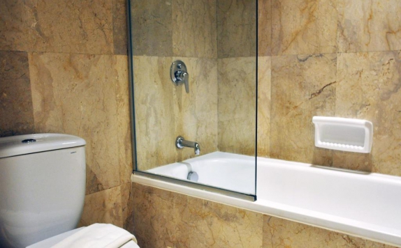 Bathroom di Beverly Hotel Batam