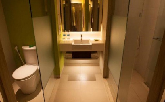 Bathroom di Bintang Flores Hotel