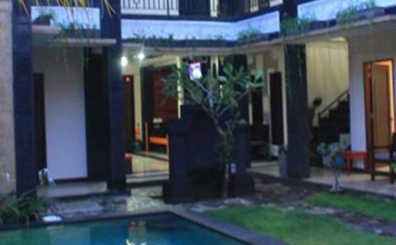 Outdoor Pool Hotel di BliBli House