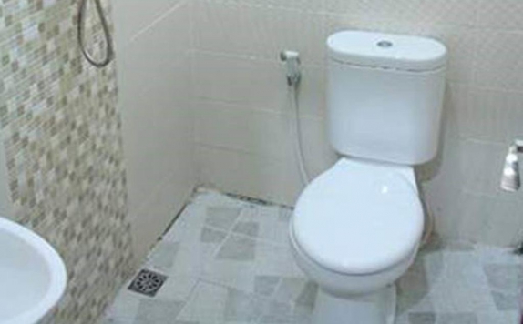 Tampilan Bathroom Hotel di BliBli House