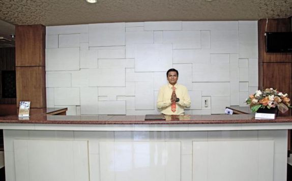 Receptionist di Boulevard Hotel Ternate