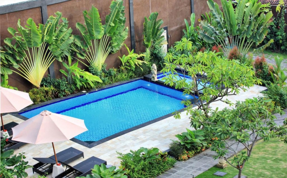 Swimming Pool di Budhi Hotel