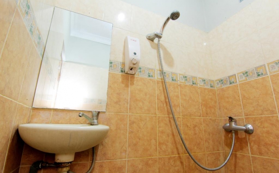 Bathroom di Bugis Asri Hotel