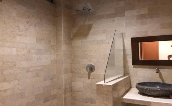 Bathroom di Bukit Daun Hotel and Resort