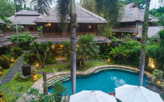 Swimming Pool di Bunga Permai Hotel