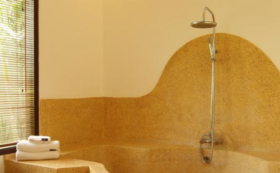 Bathroom di BVilla + Pool