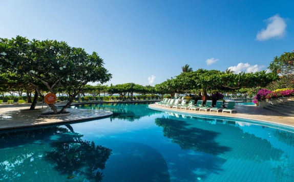 swimming pool di Car Park Bali Hyatt