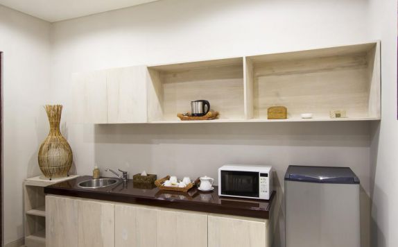 kitchen di Casa di Ungasan Suite and Residence