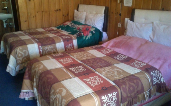 Bedroom di Cemara Indah Hotel & Restaurant