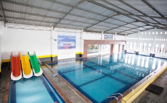 Swimming Pool di Cempaka Hill Hotel Jember Managed by Dafam