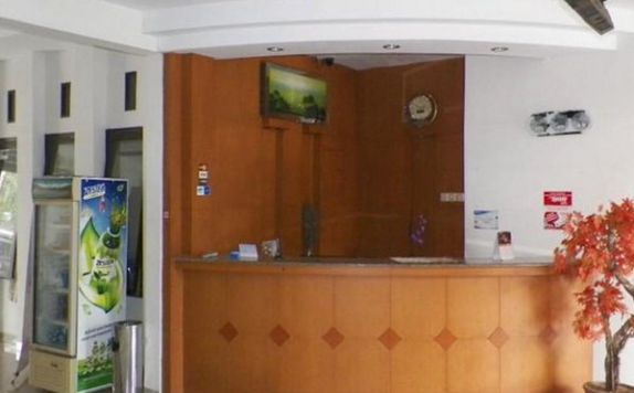 receptionist di Century Hotel Pangandaran