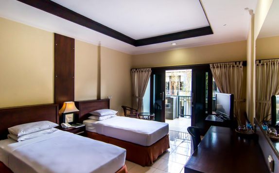 guest room twin bed di Champlung Mas Legian
