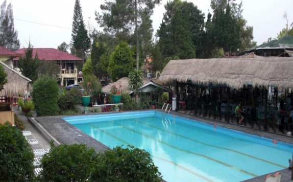 Swimming Pool di Ciloto Indah Permai Hotel Resort