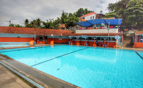 Swimming Pool di Cipanas Indah