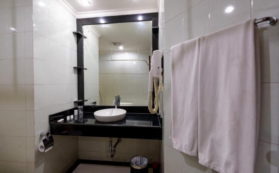 Bathroom di Cipta Hotel Jakarta