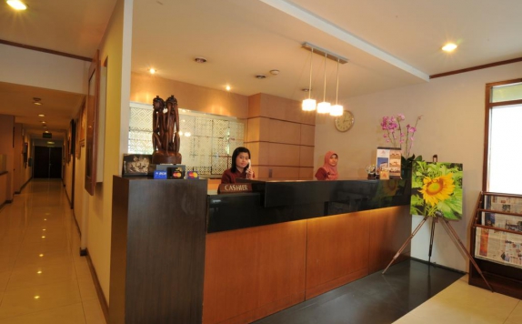Receptionist di Cipta Hotel Jakarta
