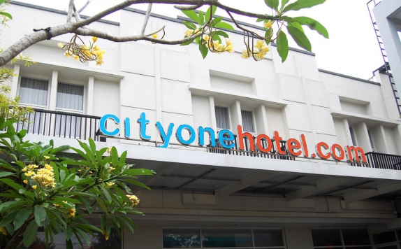 tampak luar di CityOne Hotel Simpang Lima