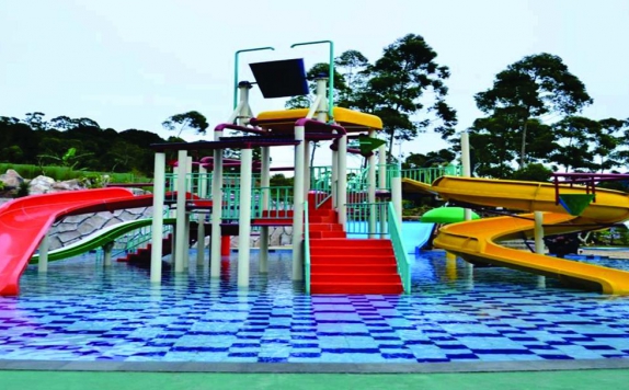 Swimming Pool di Ciwidey Valley Resort Hot Spring Waterpark