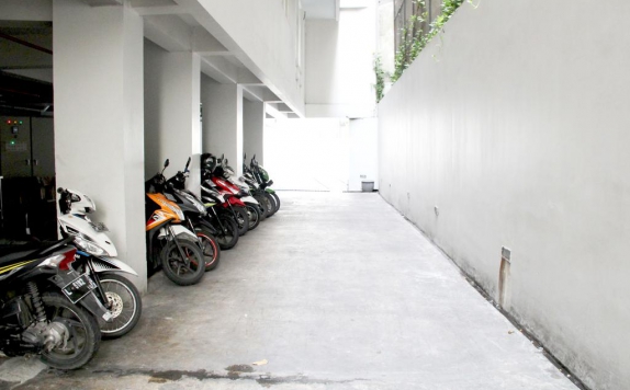 parkir area di Cleo Basuki Rahmat