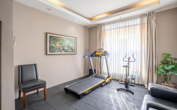 Gym and Fitness Center di Collection O 14 Sun Boutique Hotel