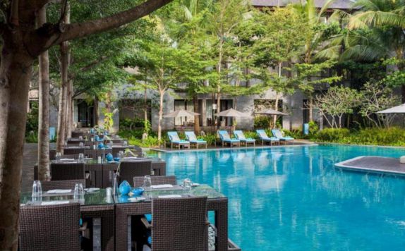 Kolam Renang di Courtyard Marriott Bali Nusa Dua