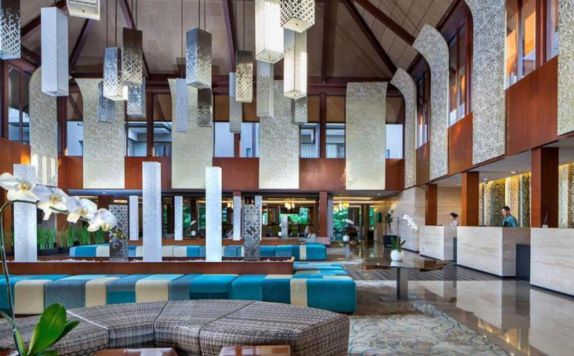 Loby di Courtyard Marriott Bali Nusa Dua