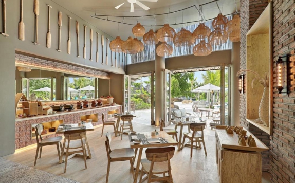 Restaurant di Cross Bali Breakers