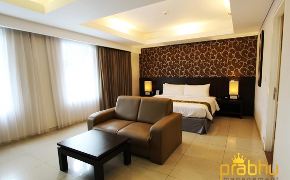 Tampilan Bedroom Hotel di Crystal Kuta by Prabu (formerly favehotel Bypass Kuta)