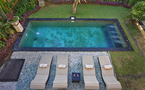 Swimming Pool di Dampati Villa