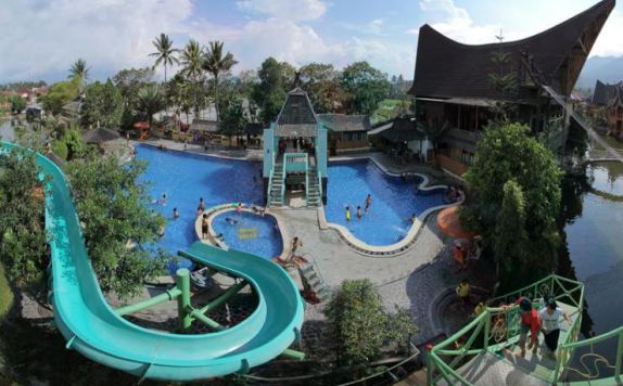 Swimming Pool di Danau Dariza Hotel & Resort
