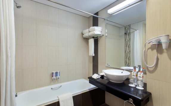 Bathroom di Days Hotel and Suites Jakarta Airport (Managed By Wyndham)