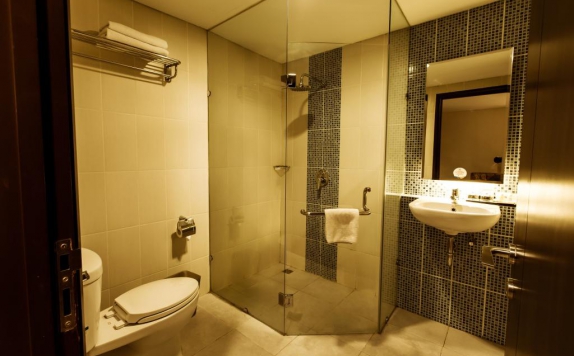 bathroom di d Best Hotel Bandung