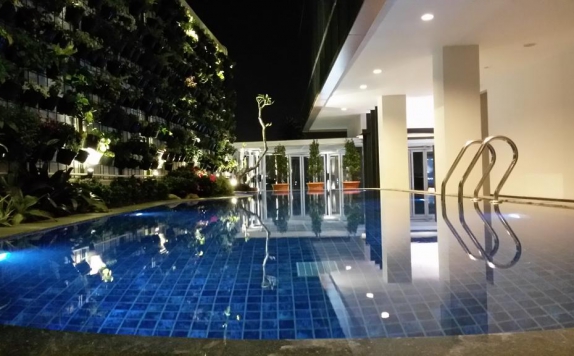 Swimming pool di d Best Hotel Bandung