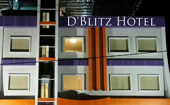 Tampilan Luar di D Blitz Hotel