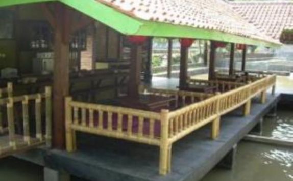Tampilan Eksterior Hotel di Desa Sawah Restaurant & Villa