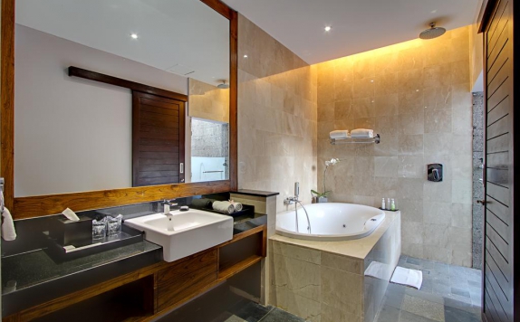 Bathroom di De Uma Lokha Luxury Villas and Spa