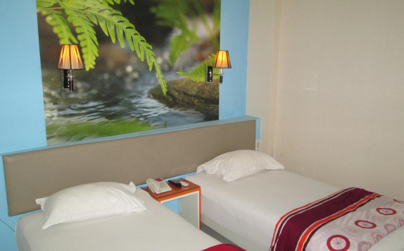 Bedroom di dewarna hotel arifin