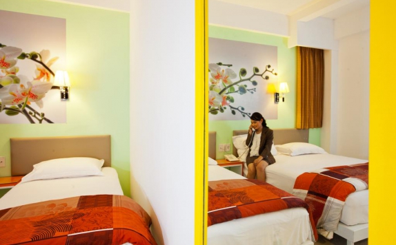 Bedroom di dewarna hotel arifin