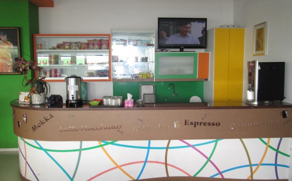 cafe di dewarna hotel arifin