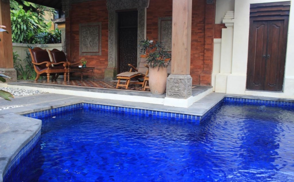 Swiming Pool di Diwangkara Beach Hotel and Resort Sanur