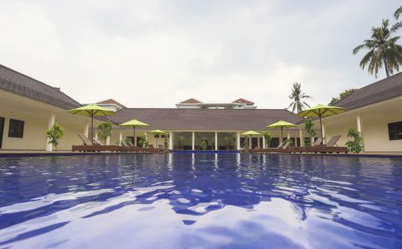Swimming Pool di Dormitory Tourism Mirah Banyuwangi