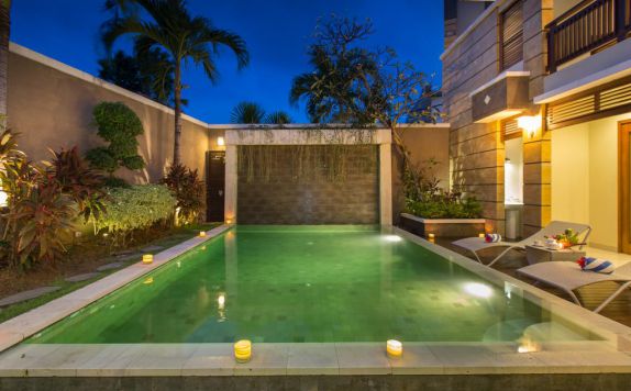 swiming pool di Dreamscape Bali Villa