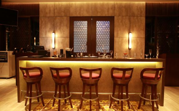 Bar di El Royale Hotel and Resort