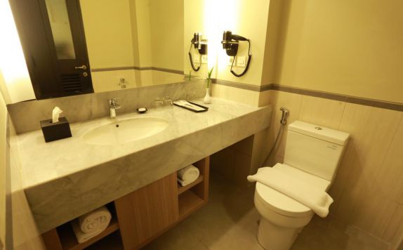 Bathroom di El Royale Hotel and Resort